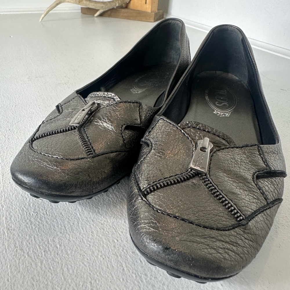 Tod’s Womens 7.5 Metallic Bronze Leather Driving Loafers Flats Gommino Luxury - Picture 3 of 9